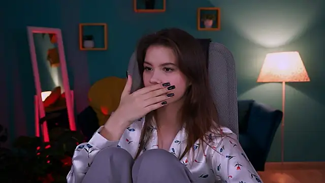 EvaThopson online show from January 28, 2025, 6:07 pm