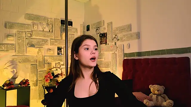 EvaThopson online show from March 21, 2025, 3:24 pm