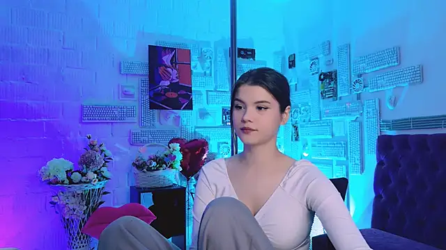 EvaThopson online show from February 19, 2025, 3:27 pm