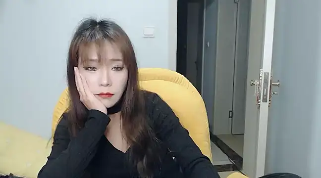 SuSushi728 online show from February 18, 2025, 3:41 pm