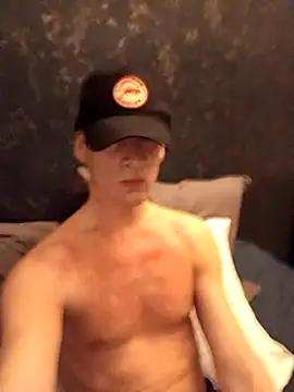 ElyasMatt online show from February 5, 2025, 6:59 pm