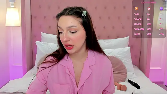 Snapshot of GiaCale chatting on February 28, 2025, 11:56 pm GiaCale online show from February 28, 2025, 11:56 pm