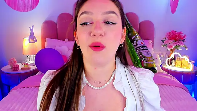 Snapshot of GiaCale chatting on September 26, 2025, 12:12 pm GiaCale online show from September 26, 2025, 12:12 pm