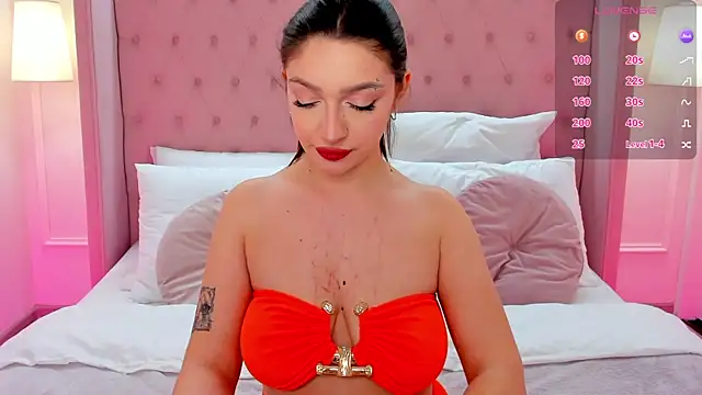 Snapshot of GiaCale chatting on March 14, 2025, 8:17 pm GiaCale online show from March 14, 2025, 8:17 pm