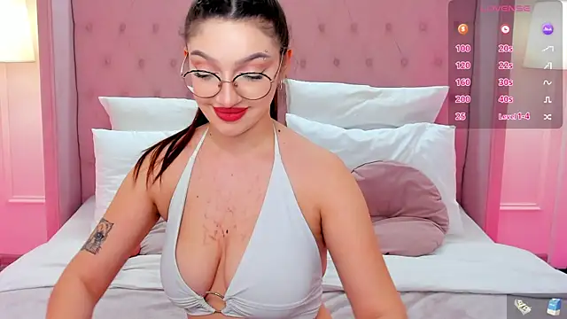 Snapshot of GiaCale chatting on March 12, 2025, 1:19 pm GiaCale online show from March 12, 2025, 1:19 pm