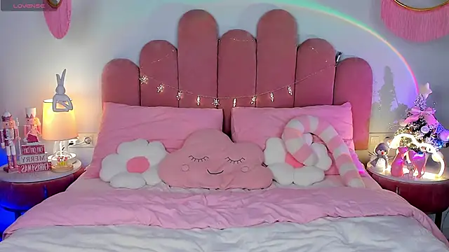 GiaCale online show from December 5, 2025, 1:32 pm