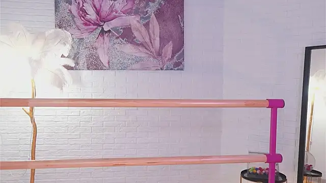 Snapshot of lylylovesyou chatting on March 20, 2025, 9:04 am lylylovesyou online show from March 20, 2025, 9:04 am