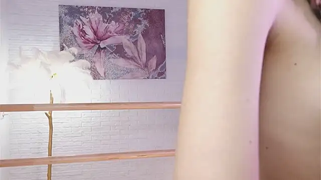 Snapshot of lylylovesyou chatting on March 21, 2025, 6:49 am lylylovesyou online show from March 21, 2025, 6:49 am