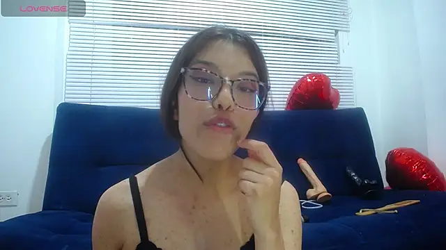  lucysmith online show from March 12, 2025, 6:18 am