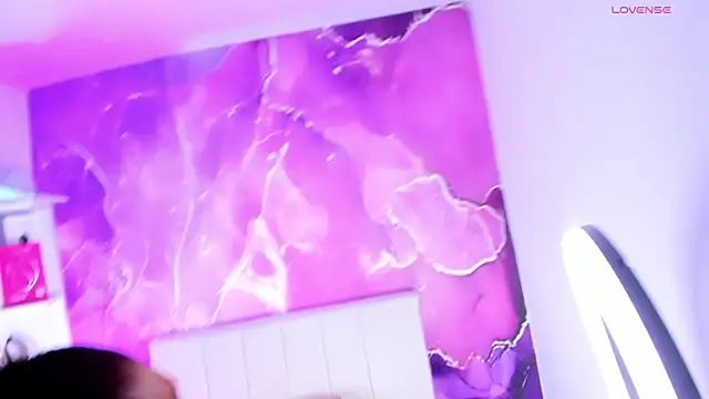 LauraSmith-01 online show from March 8, 2025, 2:01 am