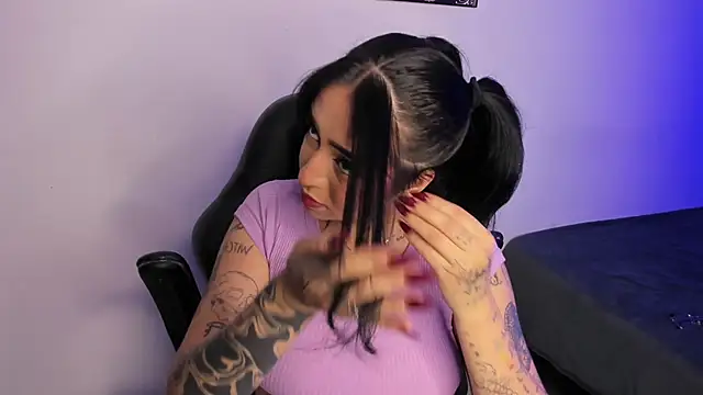 AnnikaMerliahh  online show from September 13, 2025, 4:23 am