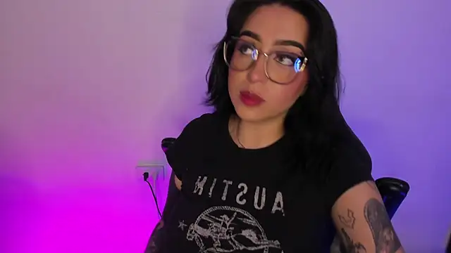 AnnikaMerliahh  online show from October 15, 2025, 4:00 am