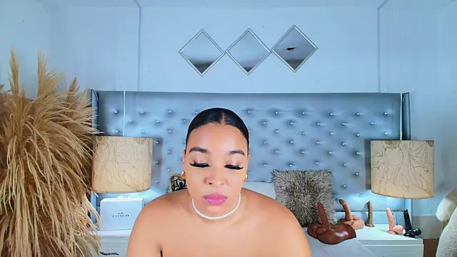 EileenBenzon online show from March 15, 2025, 6:21 pm