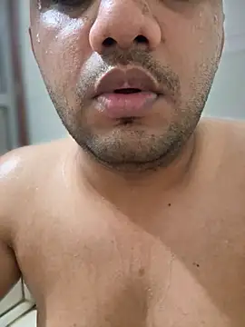 Snapshot of ved240 chatting on October 10, 2025, 3:13 pm ved240 online show from October 10, 2025, 3:13 pm