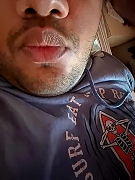 Snapshot of ved240 chatting on October 12, 2025, 6:15 am ved240 online show from October 12, 2025, 6:15 am