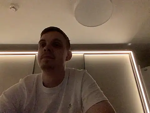 neilho1 online show from December 10, 2024, 7:11 pm