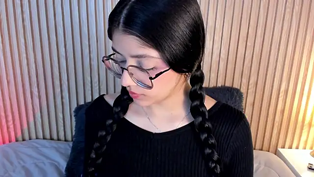 lana dol online show from September 30, 2025, 1:39 pm