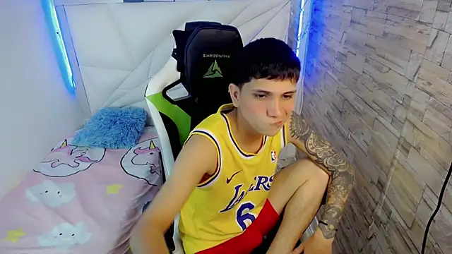 Brayan lopezz online show from January 18, 2025, 4:10 pm