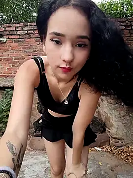 sweet outdoor charm online show from November 28, 2025, 8:09 pm