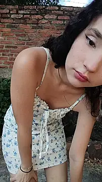 Snapshot of sweet_outdoor_charm chatting on December 17, 2025, 7:52 pm sweet outdoor charm online show from December 17, 2025, 7:52 pm