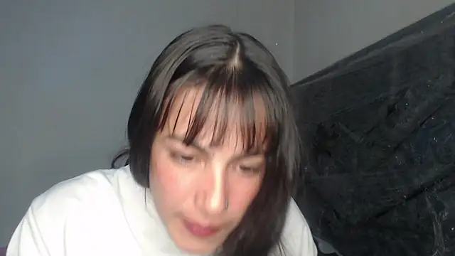 skinny sweet2411 online show from March 30, 2026, 2:57 am