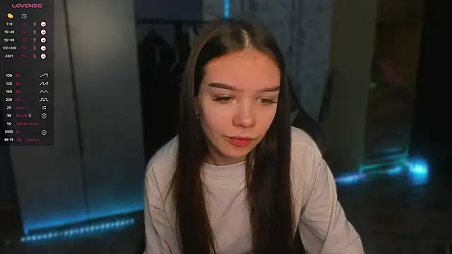 SweetyDeviliya online show from December 4, 2025, 2:21 am