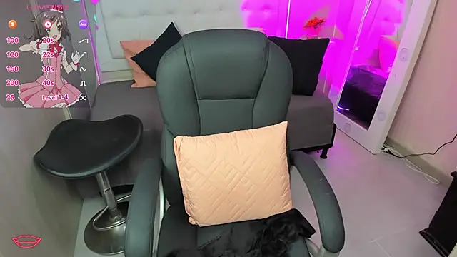 Snapshot of EMALINDA__HILSS chatting on February 3, 2025, 1:19 pm EMALINDA HILSS online show from February 3, 2025, 1:19 pm