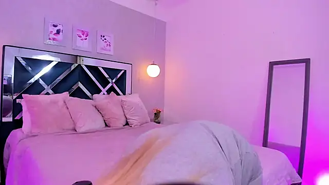 ibella7 online show from September 29, 2025, 7:30 pm