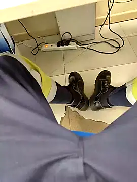 coppiapazza online show from February 6, 2025, 8:39 am