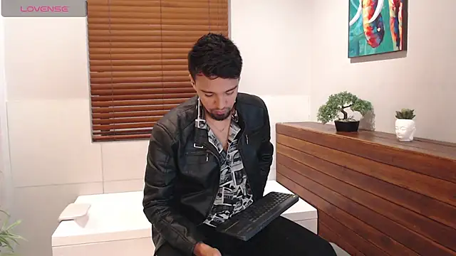 Snapshot of Edward_max chatting on March 22, 2025, 3:41 am Edward max online show from March 22, 2025, 3:41 am