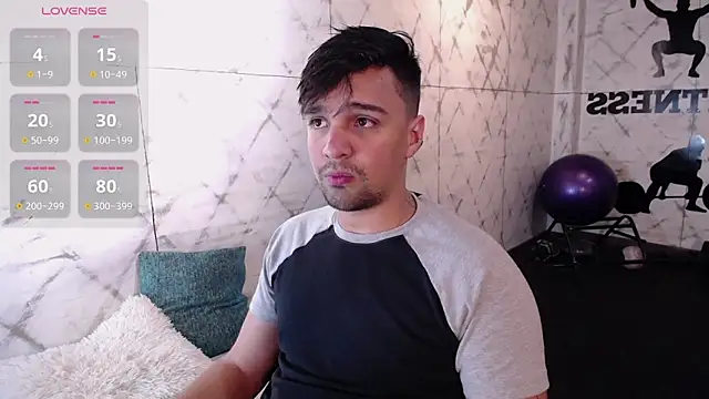 Snapshot of Edward_max chatting on October 20, 2025, 3:19 am Edward max online show from October 20, 2025, 3:19 am