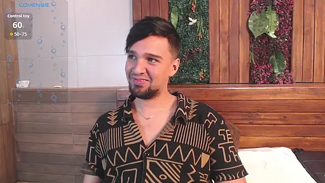 Snapshot of Edward_max chatting on September 10, 2025, 4:00 am Edward max online show from September 10, 2025, 4:00 am