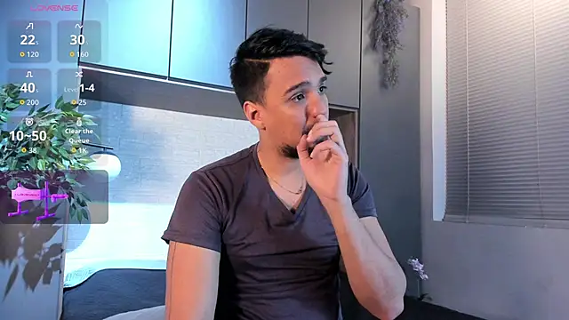 Snapshot of Edward_max chatting on November 23, 2025, 3:27 am Edward max online show from November 23, 2025, 3:27 am