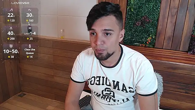 Snapshot of Edward_max chatting on November 7, 2025, 3:33 am Edward max online show from November 7, 2025, 3:33 am