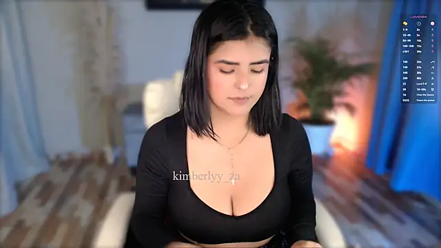 kim zaratte online show from September 25, 2025, 1:11 am