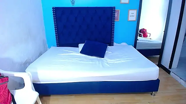 kinky redhead18 online show from September 29, 2025, 1:39 pm