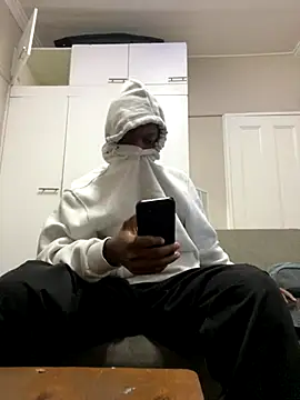 Mischevous T69 online show from September 28, 2025, 8:16 pm