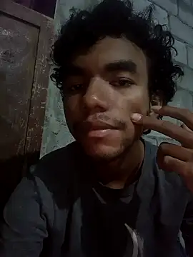 Reynold2608 online show from September 29, 2025, 1:45 am