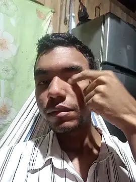 Reynold2608 online show from December 2, 2025, 4:03 am