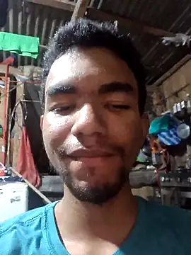 Reynold2608 online show from December 17, 2025, 11:43 pm