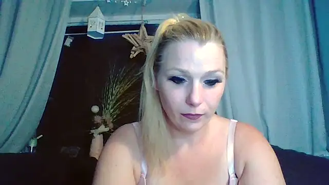 DevilsAngel13 online show from September 16, 2025, 7:04 pm