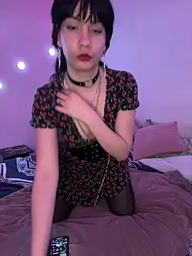 Nina-Chick777 online show from December 28, 2024, 5:44 am