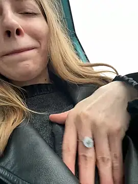 Sunny   Bunny online show from March 6, 2025, 12:09 pm