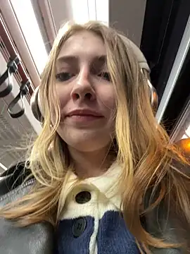 Sunny   Bunny online show from March 9, 2025, 2:10 pm