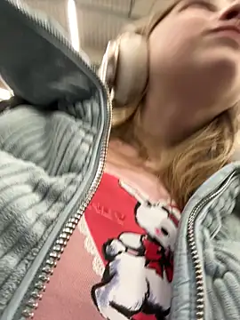 Sunny   Bunny online show from March 18, 2025, 7:12 pm