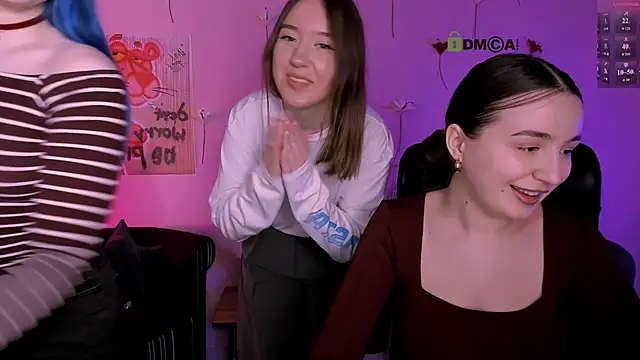 Snapshot of pure_radiance1 chatting on March 1, 2026, 10:04 am pure radiance1 online show from March 1, 2026, 10:04 am