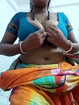 Snapshot of Priya_2222 chatting on November 17, 2025, 5:17 pm Priya 2222 online show from November 17, 2025, 5:17 pm