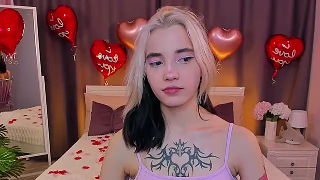 as1an girlfriend online show from February 18, 2025, 1:22 pm