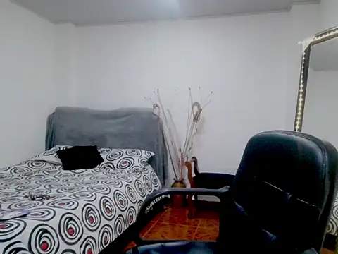 Snapshot of Hanna-33 chatting on September 14, 2025, 6:41 pm Hanna-33 online show from September 14, 2025, 6:41 pm