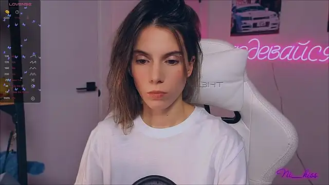  ni kiss online show from September 21, 2025, 8:47 pm